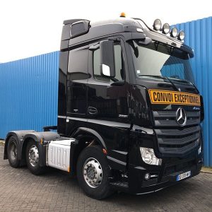 2551 6×2 Mercedes - Image 1